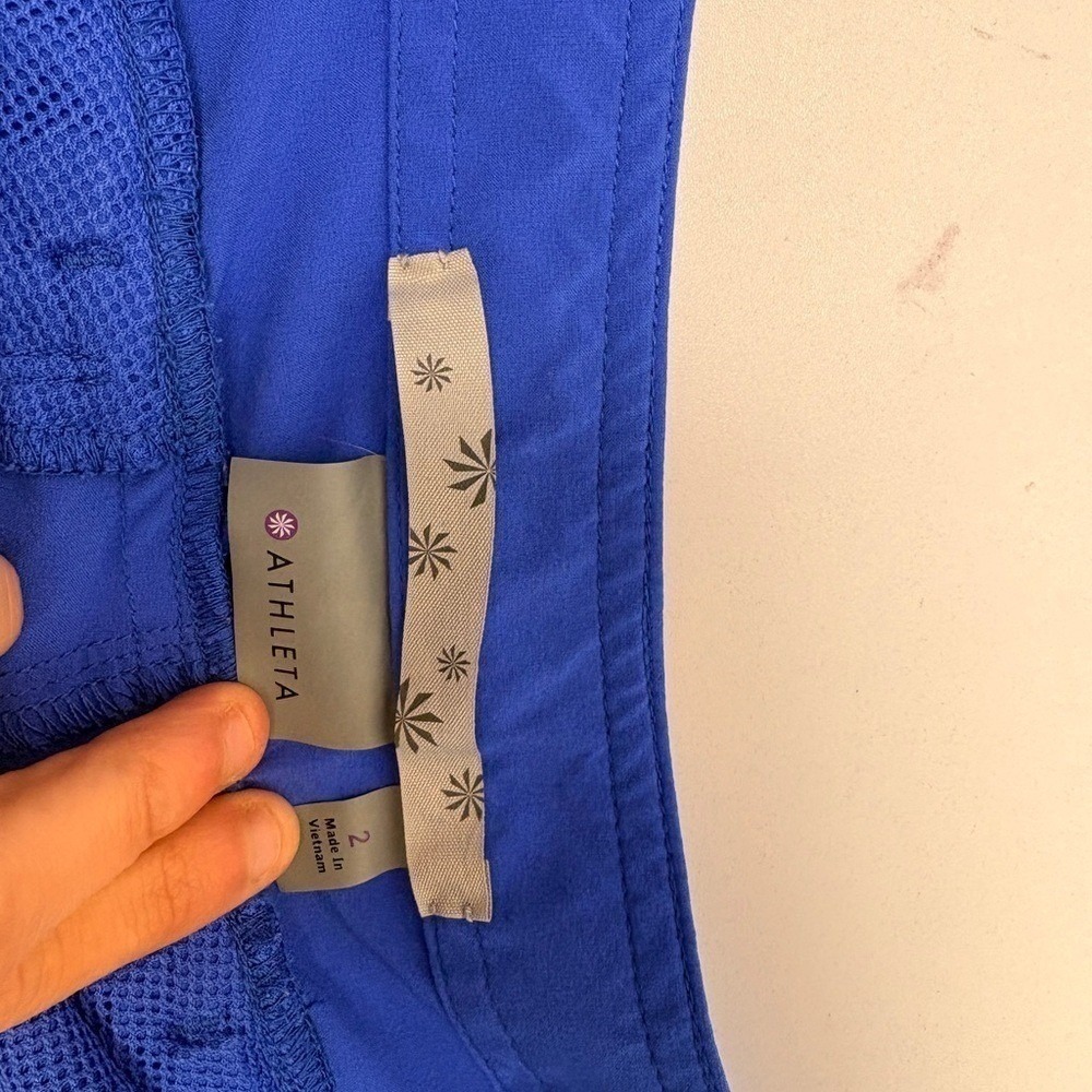 Athleta Women's size 2 Vibrant Blue Cargo Shorts Athletic activewear summer - Picture 6 of 10